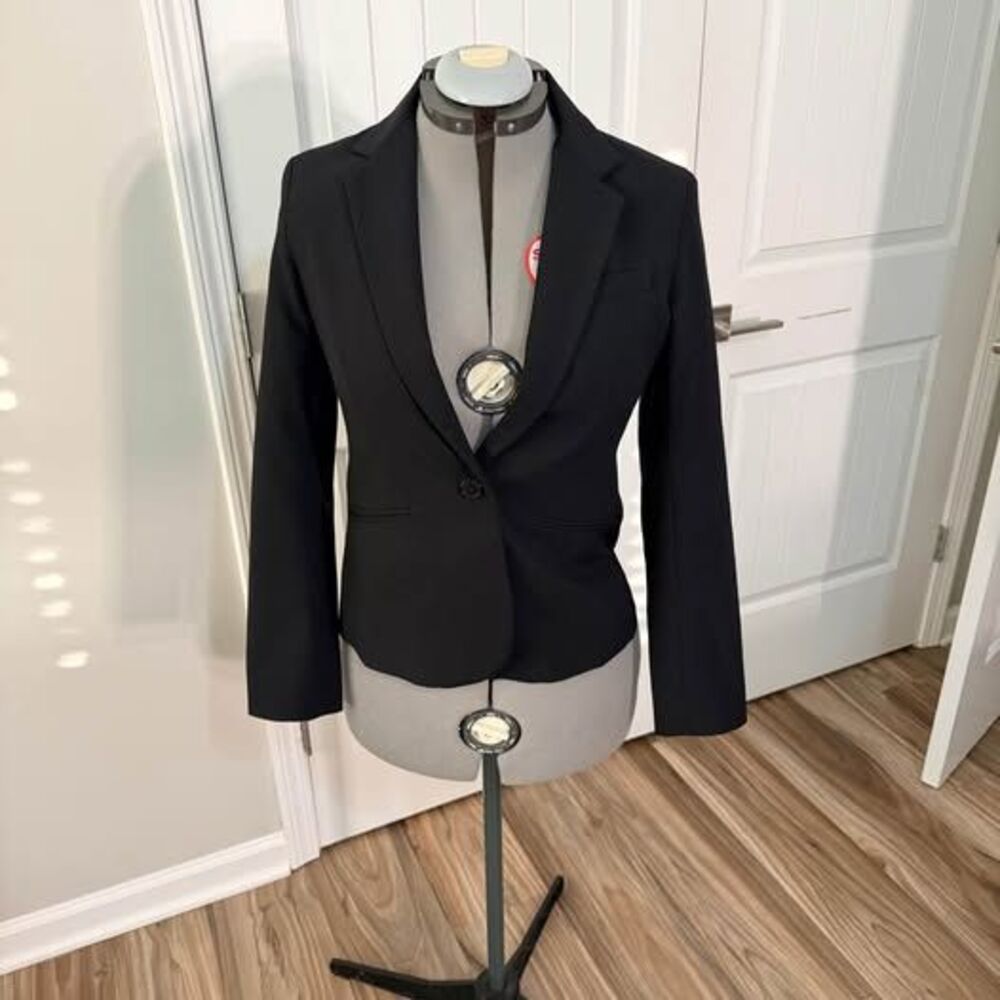New York & Company Black Blazer, 19.5” p-p, 24” length, Size 8, C7550